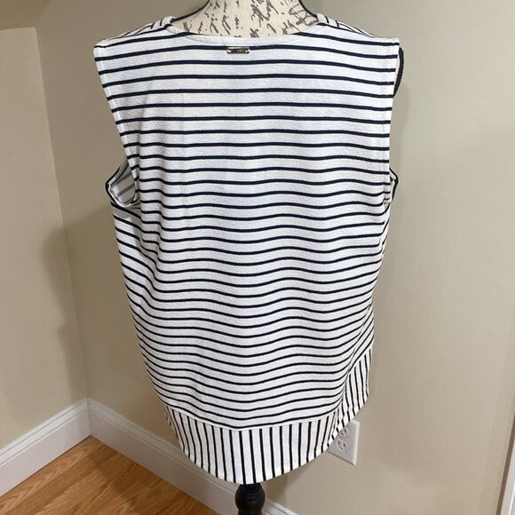 Jones New York stripe v neck sleeveless - Picture 9 of 9